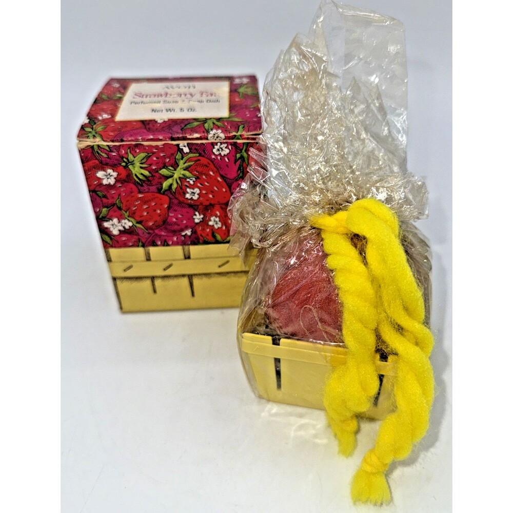 Vintage Avon Strawberry Fair Perfumed Soap W/Woven Basket Soap Dish NEW